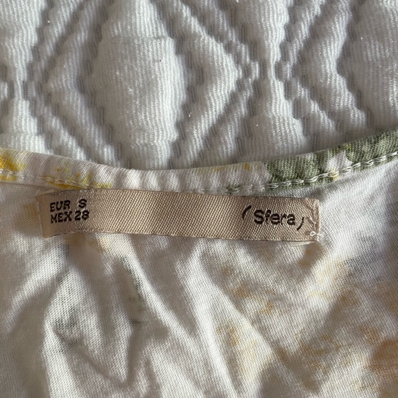 Women’s Clothing Bundle – Floral Tank, Red Camisole & Black Cardigan (3 Pieces) - Picture 3 of 9